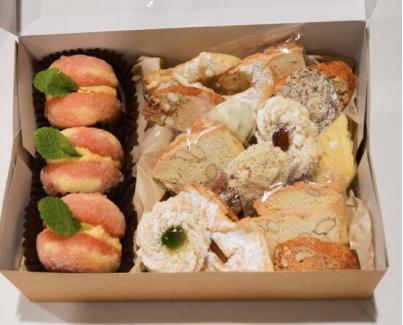 Pesche and Biscotti Box